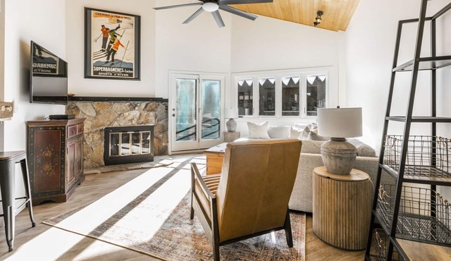 Fantastic 2 bed steps from Deer Valley Skiing.