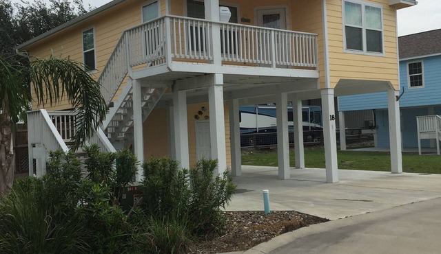 Fantastic 2 bedroom 2 bath condo!