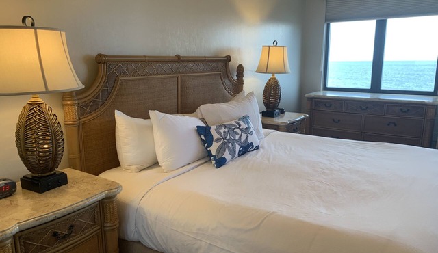 Fantastic 2 Bedrooms Apartment on Marco Island Beach