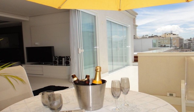 FANTASTIC 5 STAR PENTHOUSE IDEAL FOR FAMILIES WITH CHILDREN