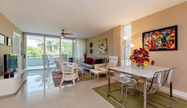 Fantastic apartment 30 seconds walk to the beach