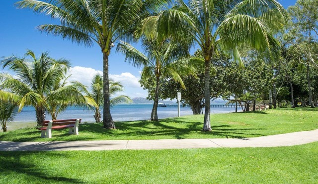 Fantastic beachfront home suitable for a couple or family group.