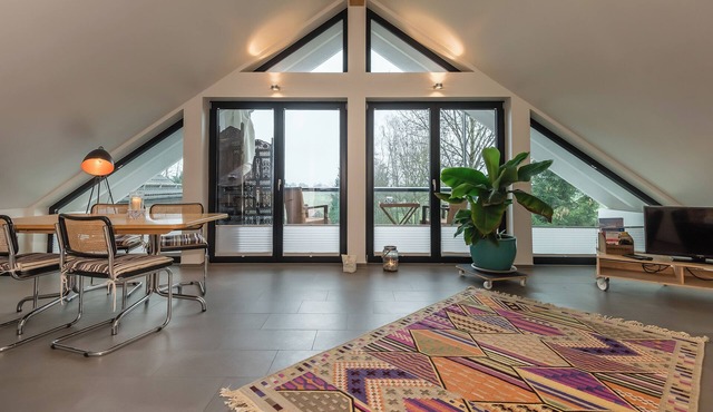 Fantastic bright lake view apartment in Holzhausen am Ammersee