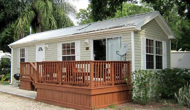 Fantastic Cabin with Wooden Deck in Inverness, Florida