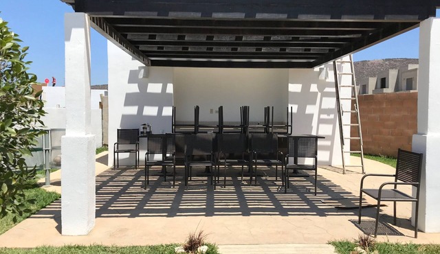 Fantastic Condo #5- 1 mi from Beach! 1st floor-Easy Access for Families