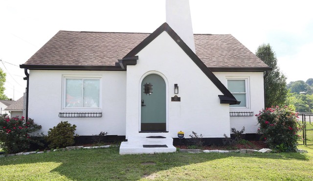 Fantastic cottage located within walking distance from charming old town Clinton