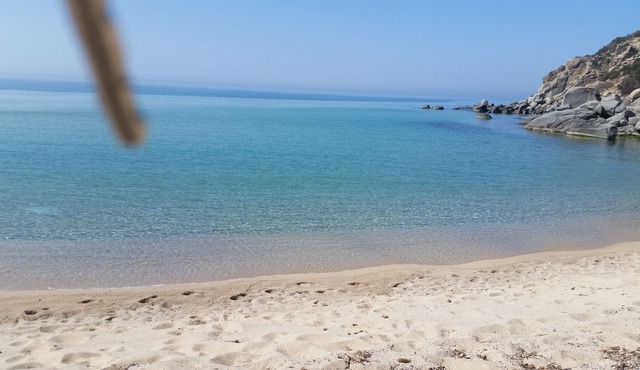 fantastic independent villa with garden 100 meters from Solanas beach
