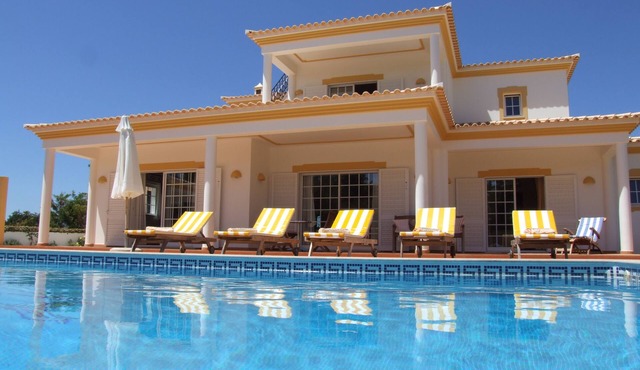 Fantastic Large Luxury Villa with Heated Pool. Available 12 - 19 July 2026