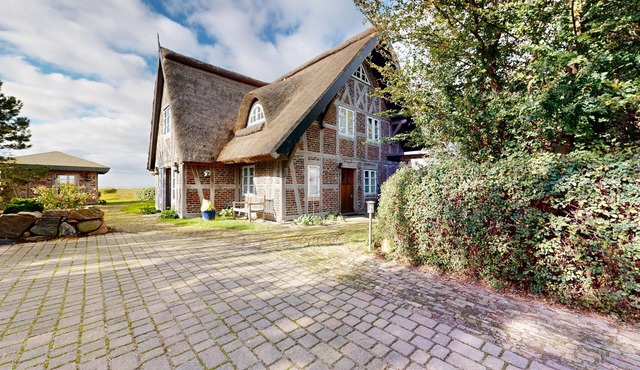 Fantastic location with a view of the Baltic Sea! For a quiet, relaxed vacation