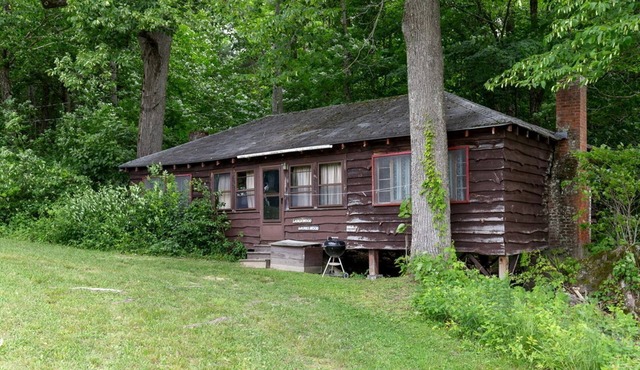 Fantastic Log Cabin Rental with Fireplace near the Appalachian Trail
