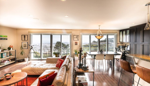 ❤️Fantastic Luxury Penthouse Apartment, Panoramic Views, Laundry, 2 car garage