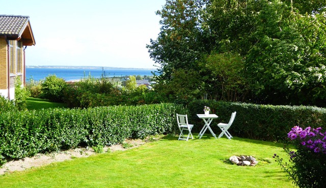 Fantastic, sunny apartment with Baltic Sea view and garden near the beach