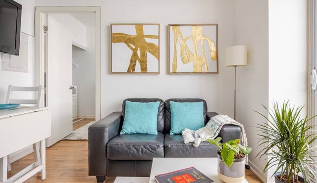 Fantastic Sunset Views in Newly Renovated Beautiful Downtown Toronto