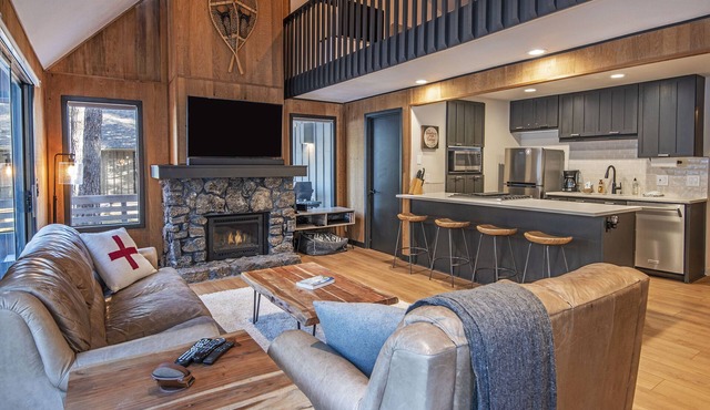 Fantastic Updated Home, SHARC Passes, King Suite