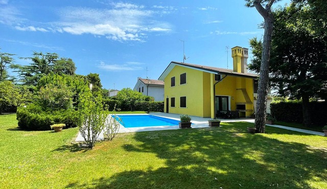 Fantastic villa with private pool-Beahost
