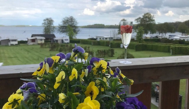 Fantastic vacation apartment with pure lake view