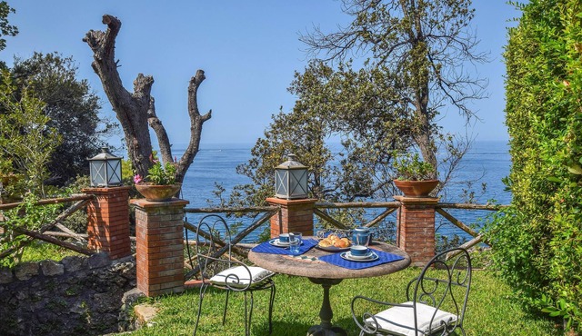Fantastic villa on the sea with direct access to the coast.