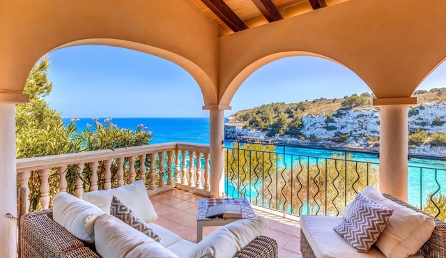 Fantastic Villa "Calima" with Sea View, Loggia, Air Conditioning and Wi-Fi