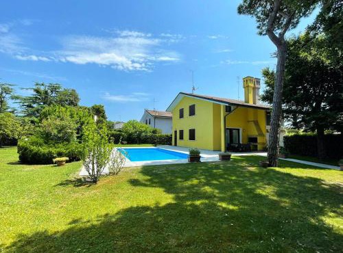 Fantastic villa with private pool-Beahost