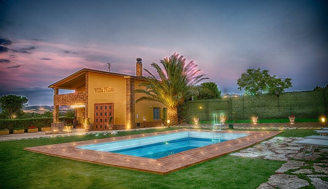 Fantastic Villa with Pool, Wi-Fi, Air Conditioning & Home Theater; Pets Allowed