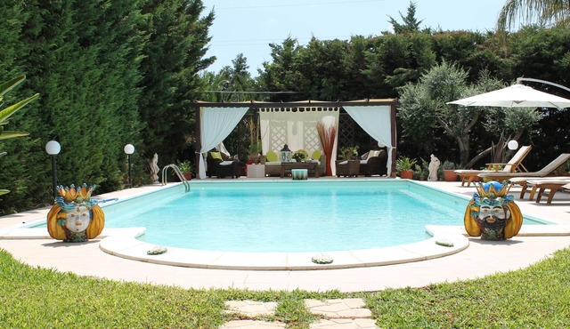 FANTASTIC VILLA WITH POOL