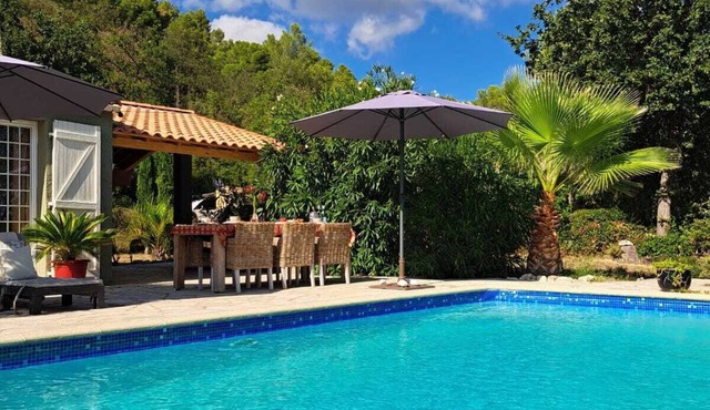 fantastically located detached villa with private swimming pool for 8 people.