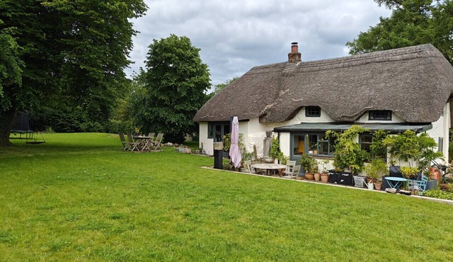 Far End Cottage - Three Bedroom House, Sleeps 5