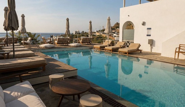 Far Out Hotel & Spa