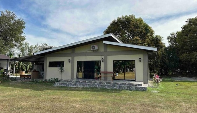 Farm Stay Along River. 15 mins away from the Beach with Fiber Optic Internet