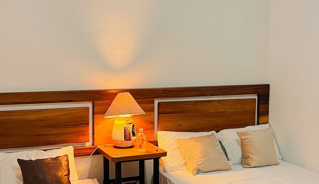 Farmhouse| 8 Guests| WIFI|A/C