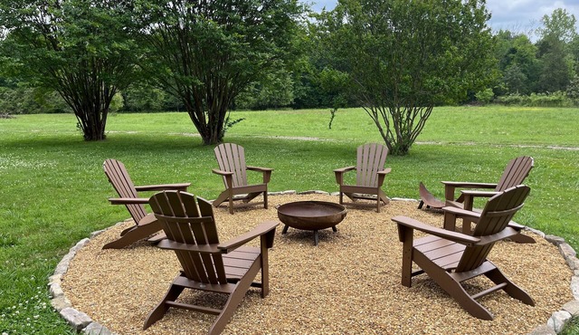 Farmhouse - A private sanctuary Hayride included with 3 or more nights