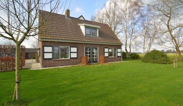 Farmhouse in Dalfsen near Forest Trails