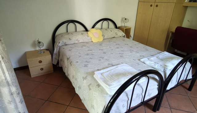 Farmhouse in green Umbria for families with children and pets.