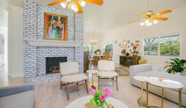 Farmhouse in Ojai with views of the Sacred Topa Topas