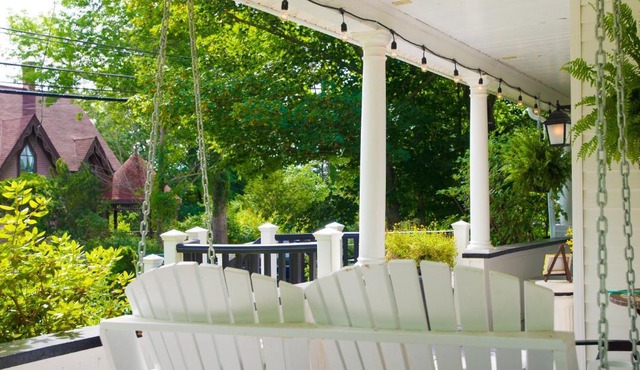 Farmhouse Inn B&B