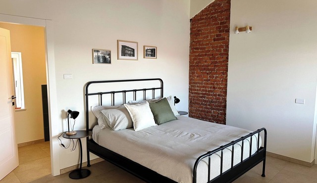 Farmhouse with exposed beams and bricks, breakfast included (Rosemary)