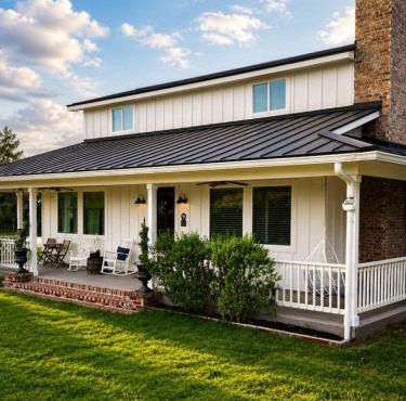 Farmhouse with pool, hot tub, turf putting green, views, swimming hole