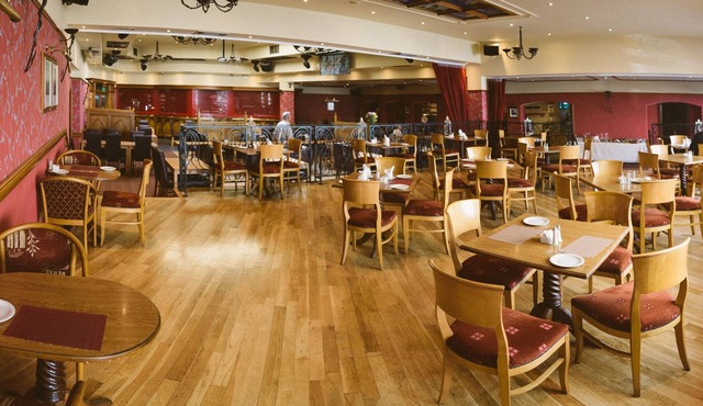 Farnham Arms Hotel