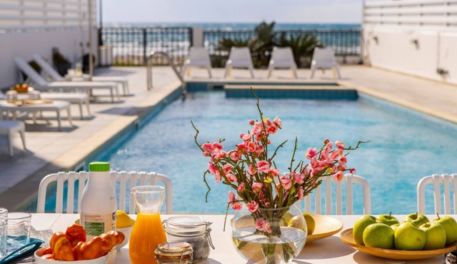 Faros Beachfront Villa Larnaca