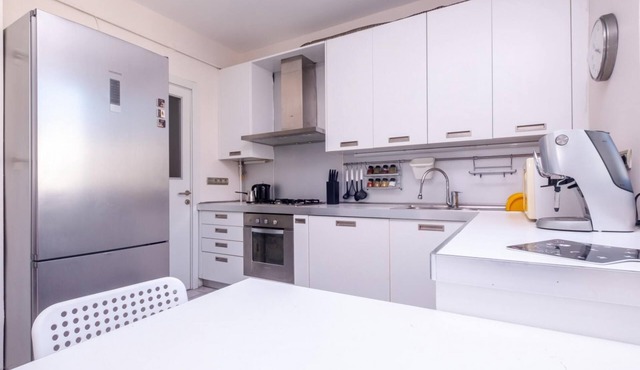 Fascinating Flat near City's Mall with Terrace