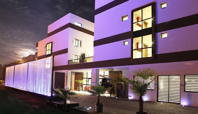 Fayton Hotel