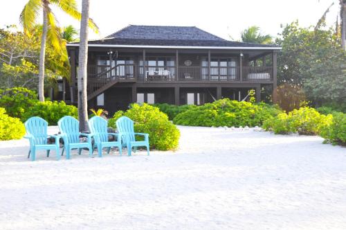 Featherstone Upstairs Apartment, Cayman Brac