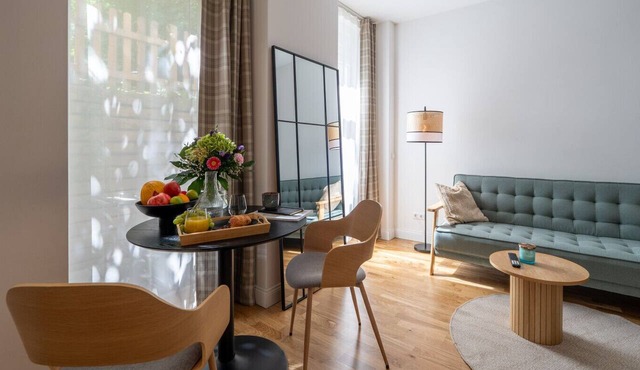 Feel-good apartment with four-poster bed and terrace