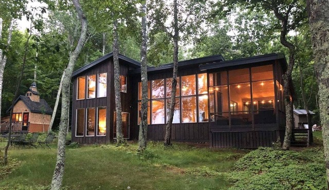 Feeling Superior - Cliffside Home with Amazing Lake Views