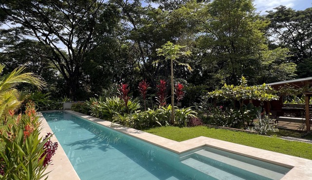 Feeling Trees Jungle Lodge-Casa Caracoles walking distance to the beach