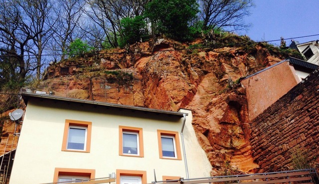 FELSENHAUS with view over Trier - living in the rock