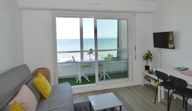 Fenêtre sur mer, loggia vue mer en bord de plage
