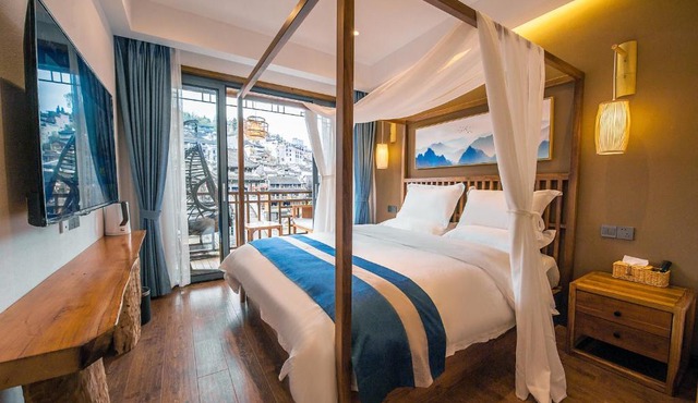 Fenghuang Sulv Yunzhu River View Homestay