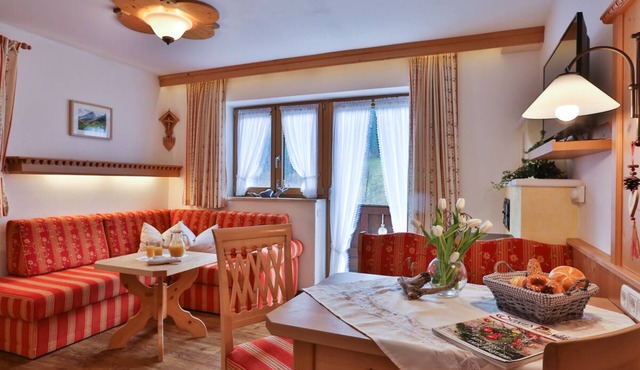 Ferienwohnung Watzmann, 1-2 Personen, 42 qm, Dusche/WC, Südbalkon, TV, separates Schlafzimmer, Nichtraucher