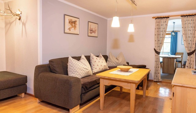 Ferienwohnung Watzmann, 2-5 Personen, 75 qm, Dusche/WC, Balkon, TV, Geschirrspüler, 2 Schlafzimmer, Nichtraucher, Südosten